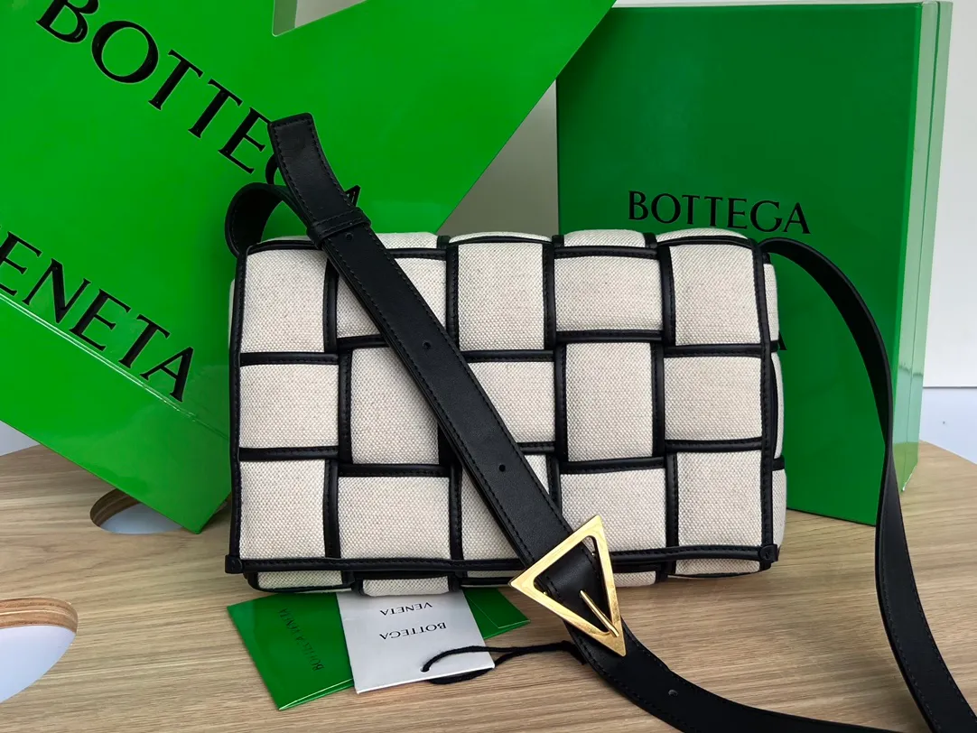 #canvassquarebag